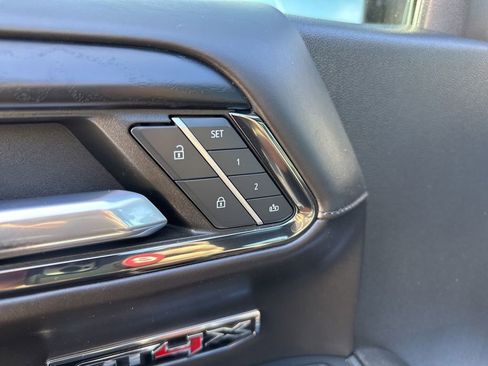 Used 2024 GMC Sierra 1500 AT4X image 12