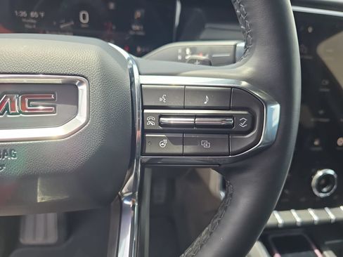Used 2026 GMC Acadia Elevation w/ Elevation Premium Package AWD/4WD image 19