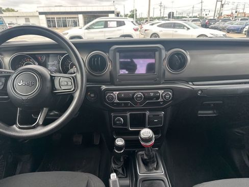 Used 2022 Jeep Gladiator Sport AWD/4WD image 10