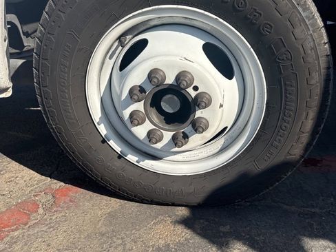 Certified 2022 Ford E-350 and Econoline 350 Super Duty w/ Power Windows & Locks Group image 9