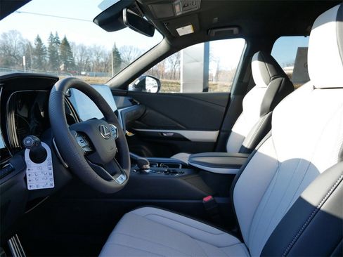 New 2026 Lexus TX 500h AWD image 8