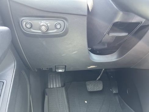 Used 2024 Chevrolet Equinox Premier FWD image 18