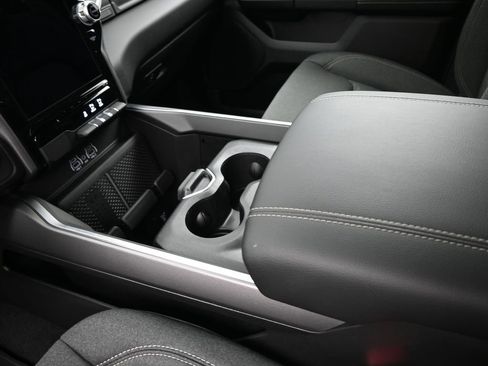 New 2026 RAM 1500 4x4 Crew Cab image 31