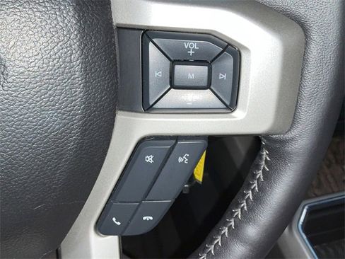 Used 2018 Ford F250 Lariat w/ Chrome Package image 25