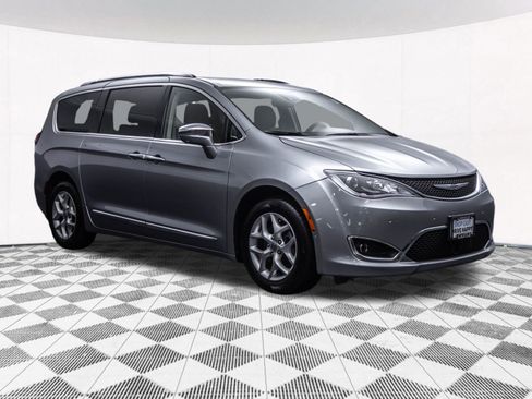 Used 2020 Chrysler Pacifica Limited w/ Advanced Safetytec Group FWD image 16