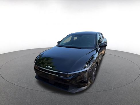 Used 2025 Kia K4 LXS image 4