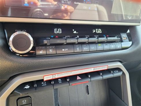 Used 2025 Toyota Tundra Limited image 20