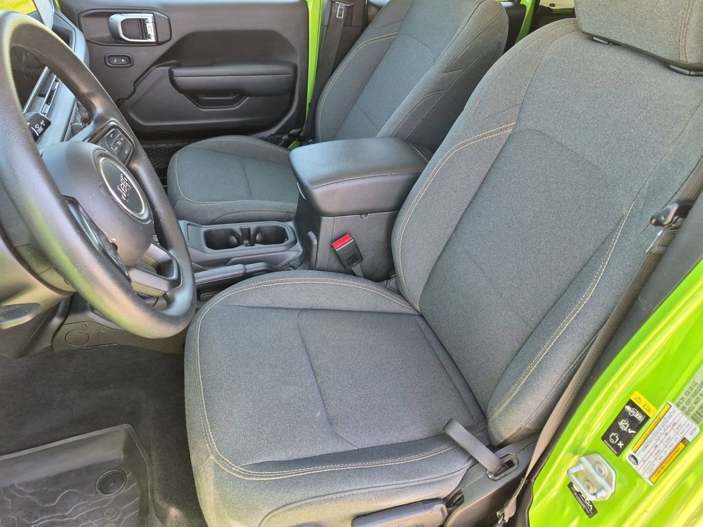 Used 2025 Jeep Gladiator Sport AWD/4WD image 15