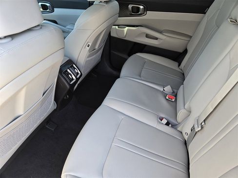 New 2026 Kia Sorento S image 19