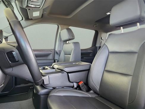 Used 2025 GMC Sierra 1500 SLT image 14