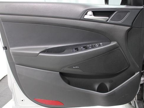 Used 2020 Hyundai Tucson Limited FWD image 11