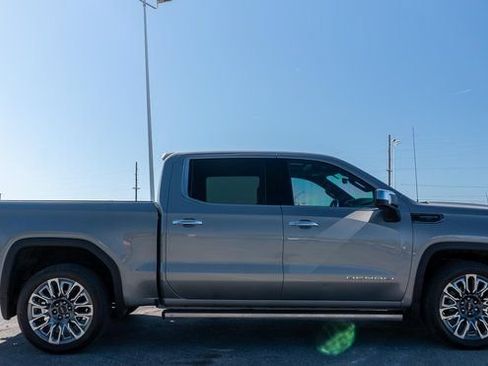 Used 2023 GMC Sierra 1500 Denali Ultimate AWD/4WD image 5