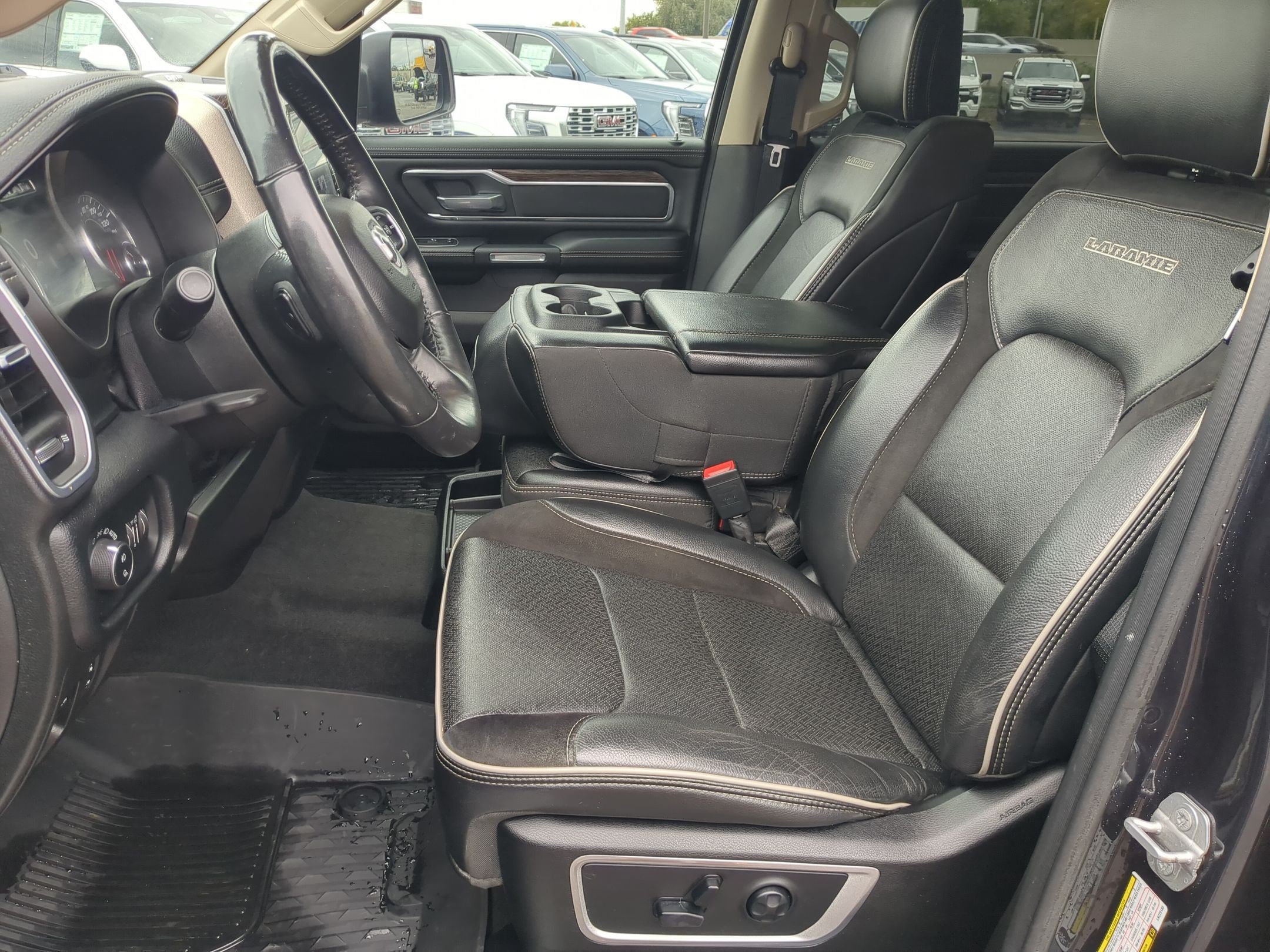 Used 2020 RAM 1500 Laramie AWD/4WD image 14
