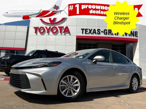 Used 2026 Toyota Camry LE FWD image 1
