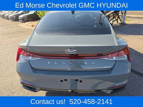 Used 2022 Hyundai Elantra Limited FWD image 4