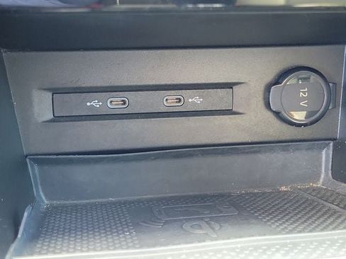 Certified 2023 Volkswagen Taos SE w/ Panoramic Sunroof Package FWD image 26
