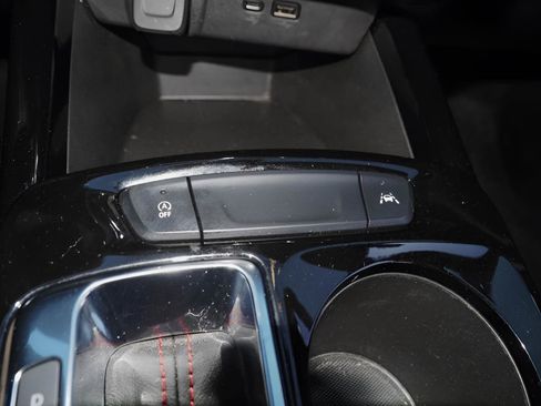 Certified 2024 Chevrolet Trax RS FWD image 15