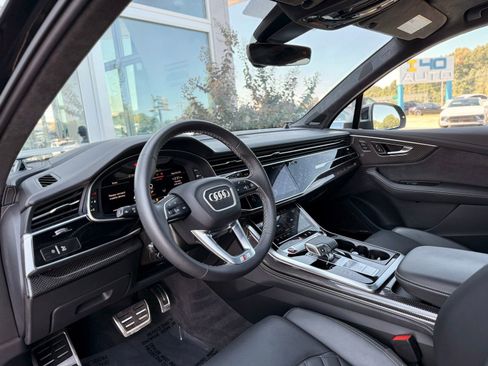 Used 2023 Audi SQ7 Prestige w/ Prestige Package image 21