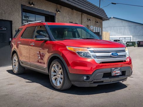 Used 2011 Ford Explorer XLT w/ 202A Rapid Spec Order Code FWD image 4