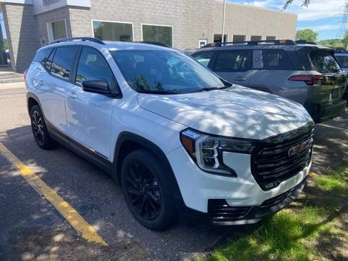 Certified 2023 GMC Terrain SLE w/ Driver Convenience Package FWD image 1