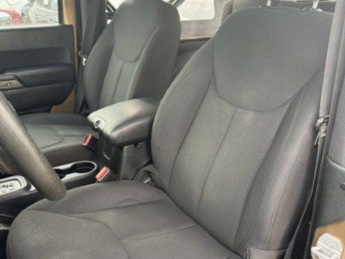 Used 2015 Jeep Wrangler Sport image 21