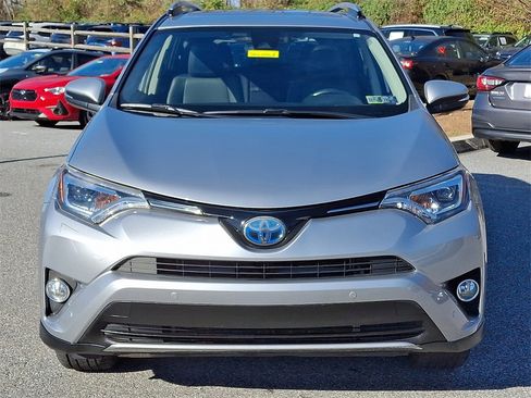Used 2018 Toyota RAV4 Limited image 2
