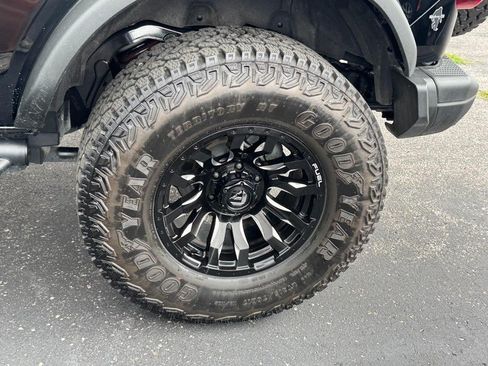 Used 2025 Ford Bronco Heritage Edition AWD/4WD image 8