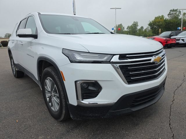 Used 2023 Chevrolet Traverse LT FWD image 2