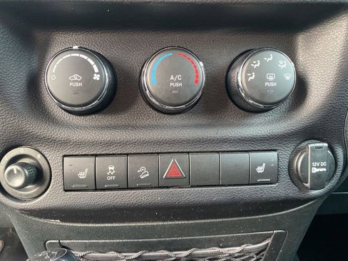 Used 2018 Jeep Wrangler Unlimited Sport S AWD/4WD image 33