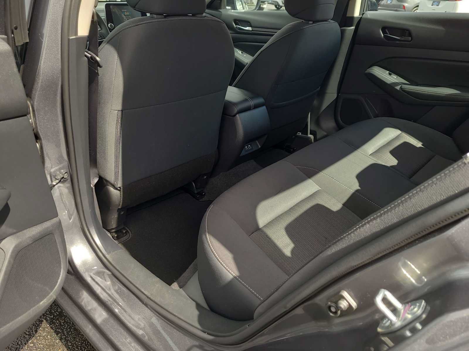 Used 2025 Nissan Altima 2.5 SV FWD image 20