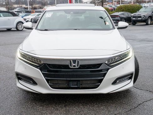 Used 2018 Honda Accord Touring image 2
