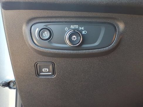 Used 2020 GMC Terrain SLE w/ Driver Convenience Package AWD/4WD image 18