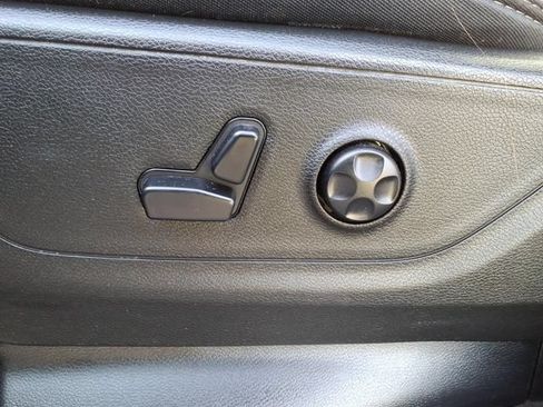 Used 2020 RAM 1500 Big Horn AWD/4WD image 15