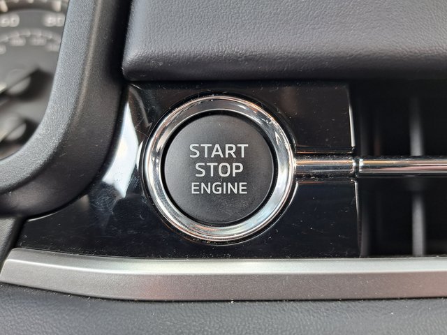Used 2024 Mitsubishi Outlander ES AWD/4WD image 13