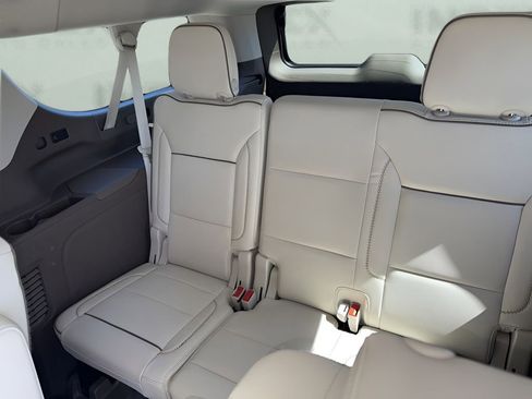 Used 2023 GMC Yukon XL Denali AWD/4WD image 13