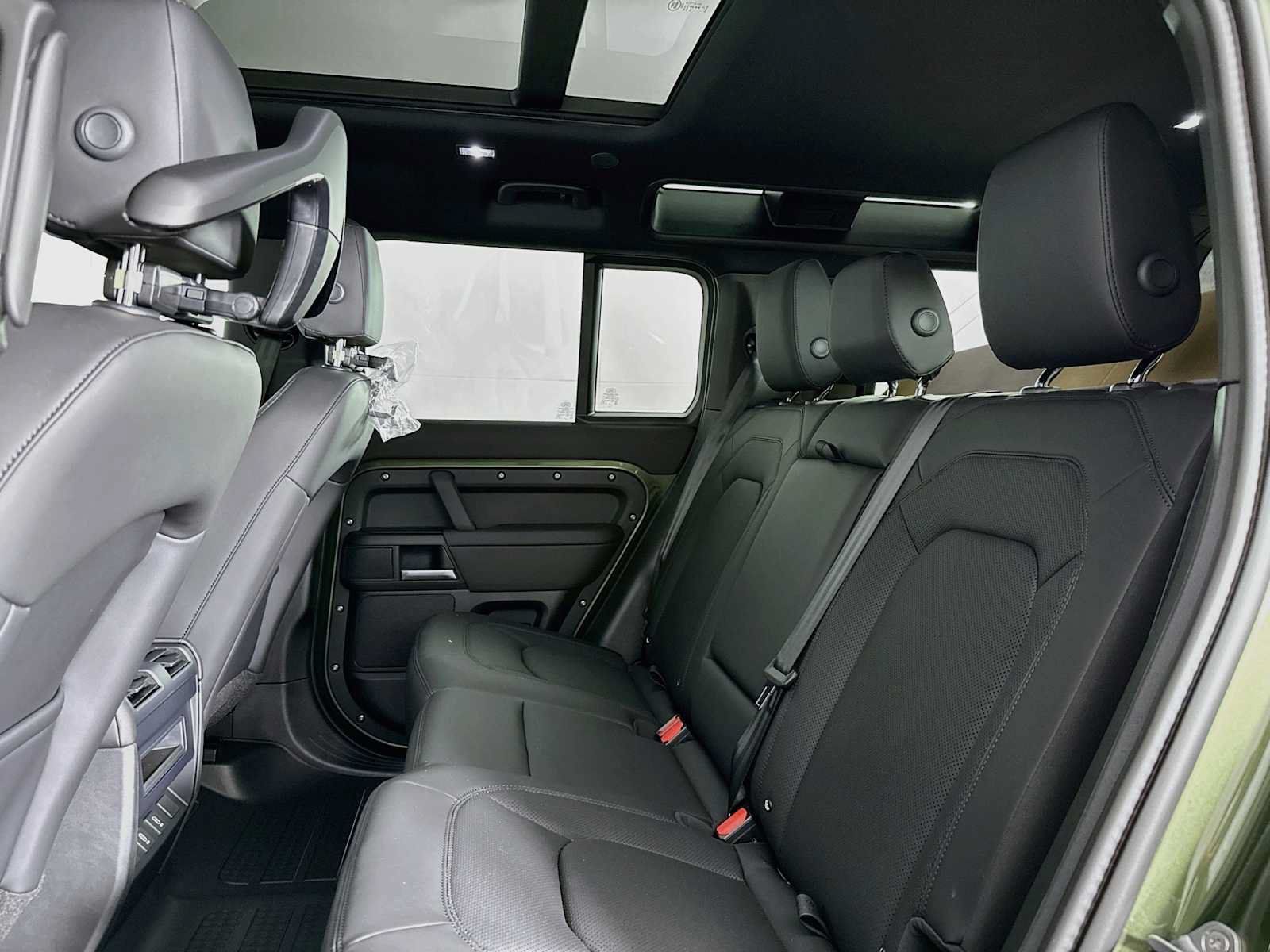 New 2026 Land Rover Defender 110 S AWD/4WD image 21