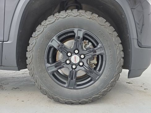Used 2023 GMC Acadia AT4 w/ GMC Pro Grade Package AWD/4WD image 19