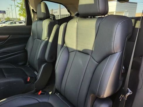 Used 2024 Subaru Ascent Touring w/ Popular Package #2 AWD/4WD image 16