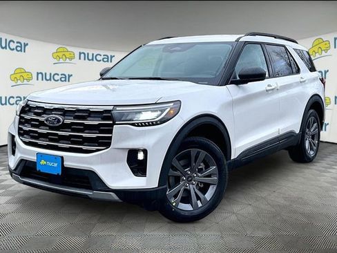 New 2026 Ford Explorer Active w/ Active Comfort Package image 3