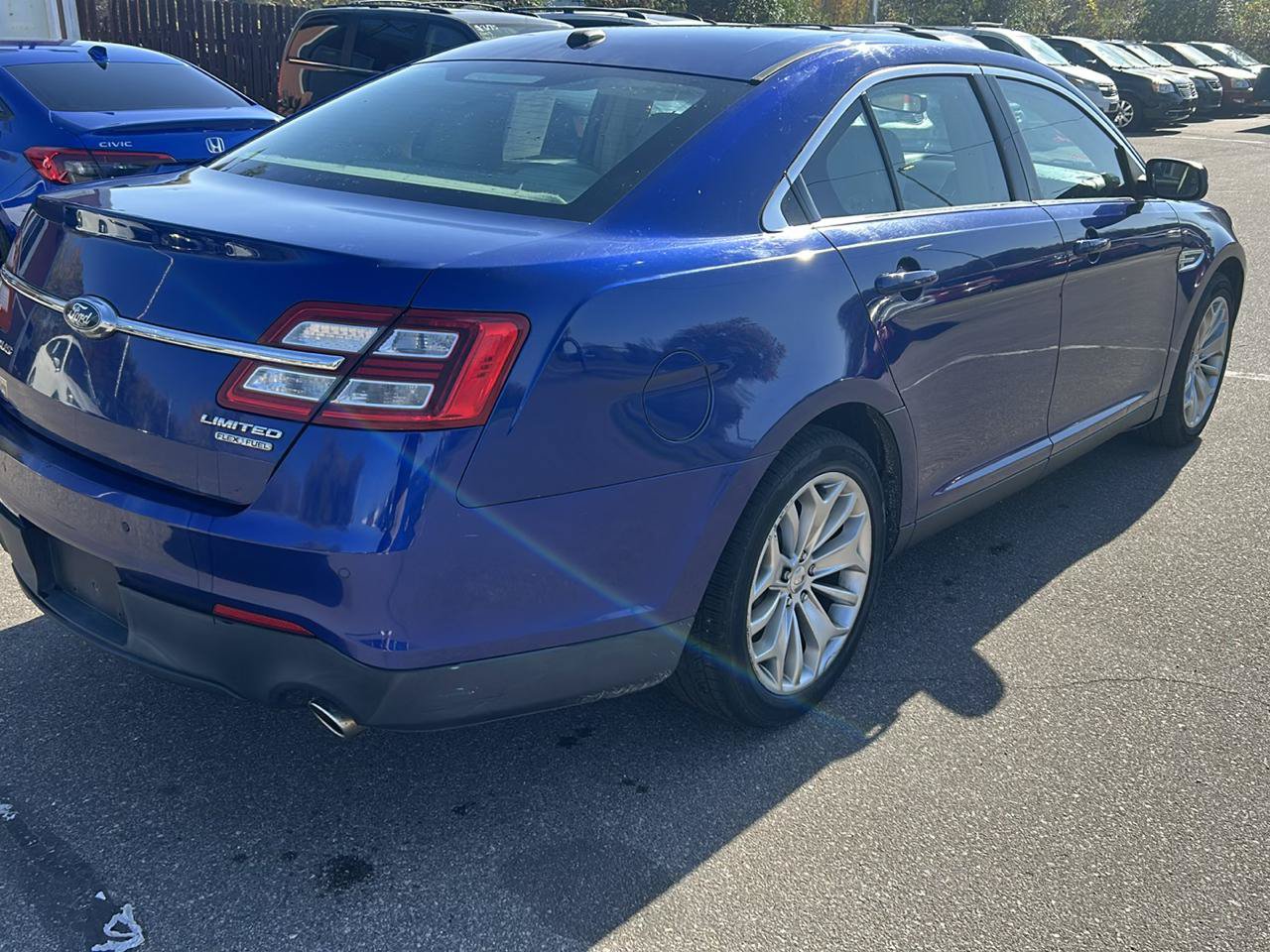 Used 2013 Ford Taurus Limited FWD image 5