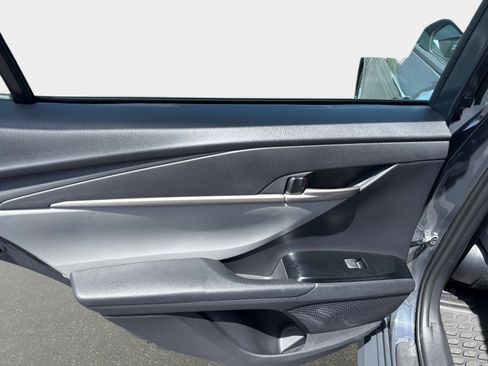 Used 2025 Toyota Camry LE w/ Convenience Package image 12