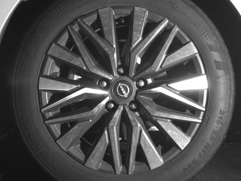 Used 2025 Nissan Altima 2.5 SV image 12