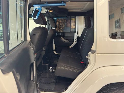 Used 2018 Jeep Wrangler Golden Eagle image 48