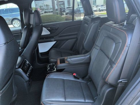 Used 2025 Lincoln Aviator Black Label w/ Black Label Special Edition AWD/4WD image 14