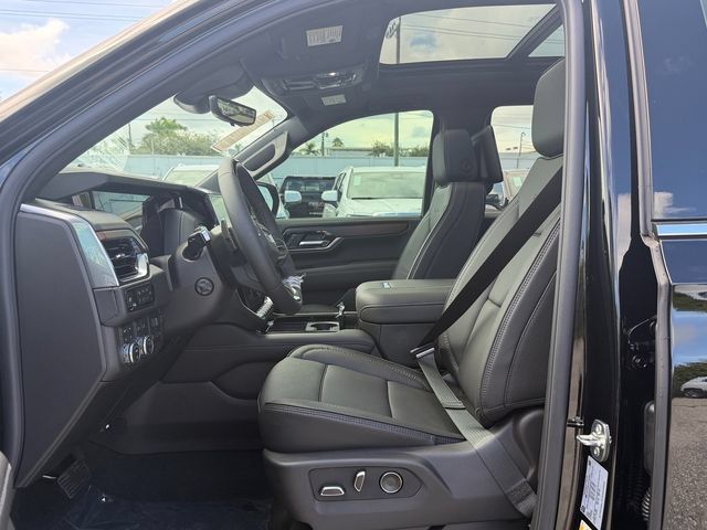 New 2026 GMC Yukon Denali w/ Denali Reserve Package AWD/4WD image 10