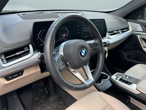 Used 2025 BMW X1 xDrive28i w/ Premium Package AWD/4WD image 4
