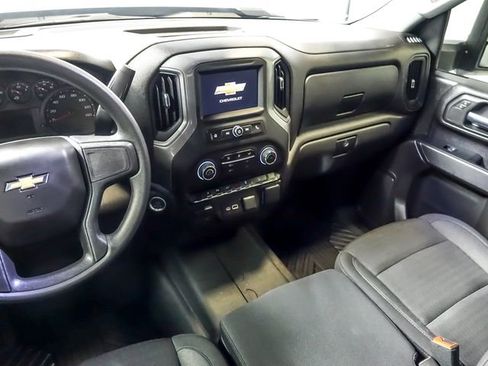Used 2025 Chevrolet Silverado 2500 Custom w/ Custom Value Package AWD/4WD image 17