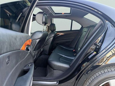 Used 2008 Mercedes-Benz E 350 4MATIC Sedan image 27