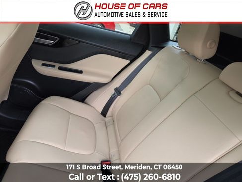 Used 2017 Jaguar F-PACE Premium AWD/4WD image 40