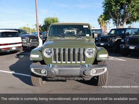 Used 2022 Jeep Wrangler Unlimited Sahara image 9